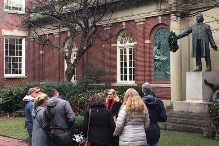 Brooklyn Literary Pub Crawl: Walk, Read, and Sip Through Brooklyn Heights photo 5