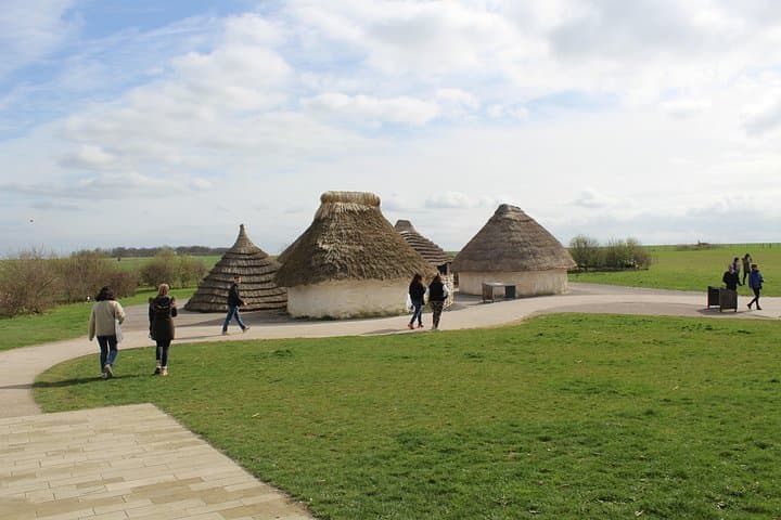Private Pre-Cruise Transfer: London to Southampton via Stonehenge photo 2