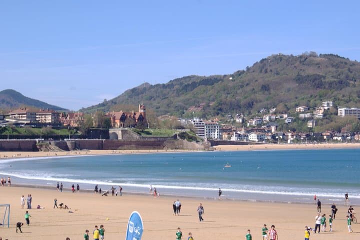 Northern Spain and Portugal: 8-Day Guided Coach Tour from Barcelona photo 1
