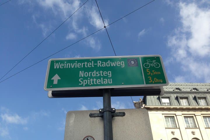 eBike Vienna: 60-Minute Guided Ride + All-Day Explorer Pass photo 3