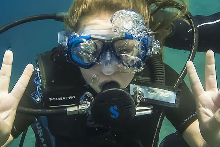 Mediterranean Scuba Diving Baptism Near Saint-Raphaël: Introductory 6m Dive