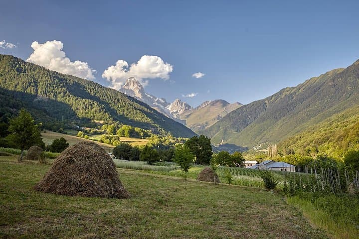 Five-Day Adventure in Svaneti: Mestia, Ushguli, Chalaadi Glacier and Becho Gorge photo 2