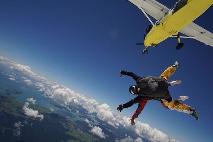 Bay of Islands 18,000ft Skydive: Tandem Freefall Over 144 Islands