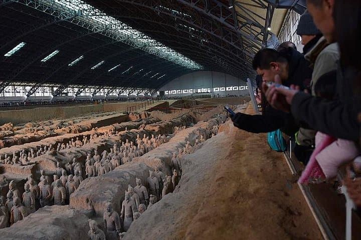Xi'an Private Day Tour: Terracotta Warriors, City Wall & Muslim Quarter photo 2