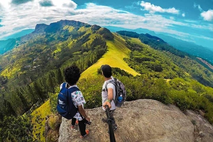 Hanthana Mountain Private Trek: 4 km Guided Hill Walk from Kandy