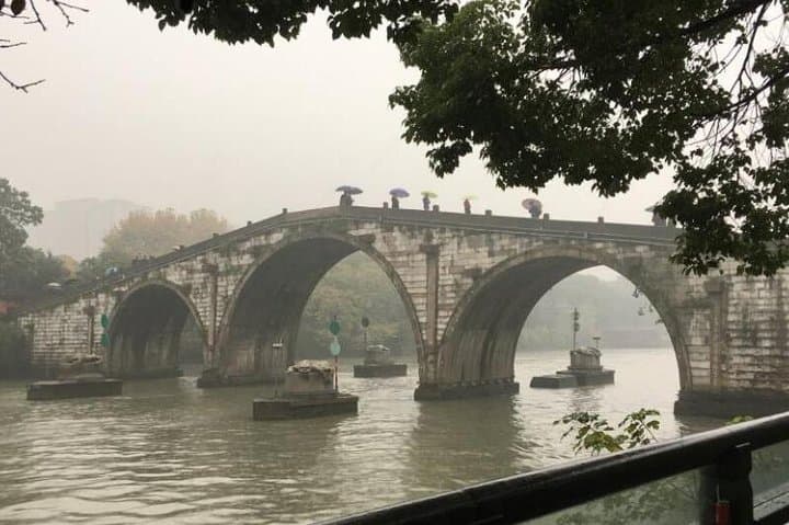 Essential Day Tour of Hangzhou: West Lake, Lingyin Temple & Meijiawu Tea photo 5