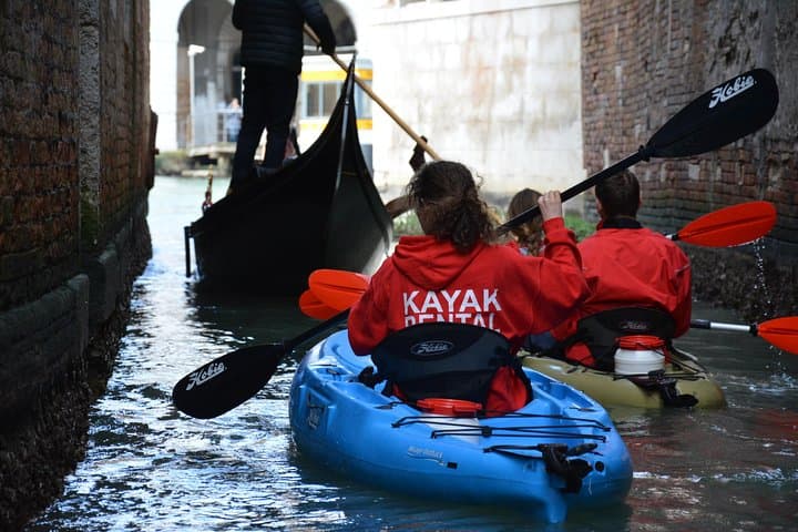 Venice 60-Minute Kayak Tour: Quick Guided Paddle Through the Canals