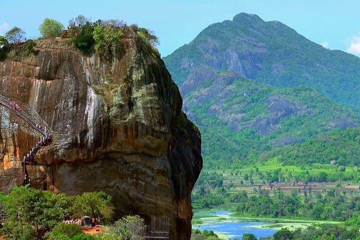 Sigiriya and Dambulla Day Tour from Kandy: Climb the Lion Rock and Explore Ancient Cave Temples