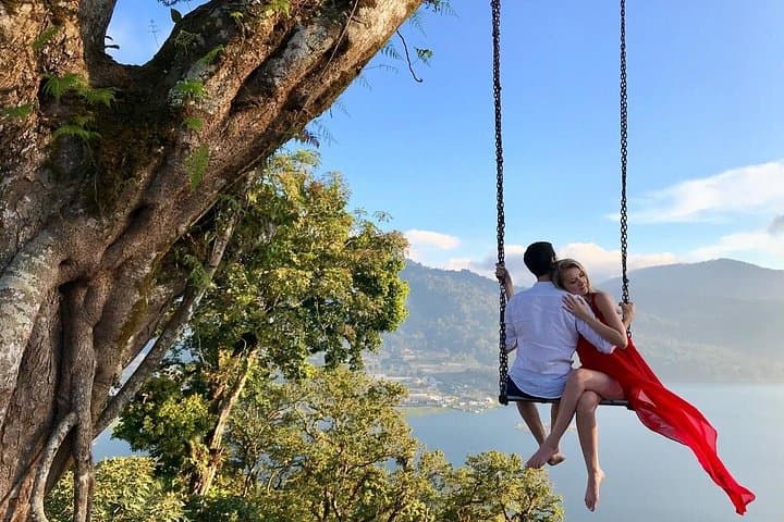 Bali Most Instagrammable Photo Tour — Ubud to Handara Gate & Banyumala Waterfall photo 1