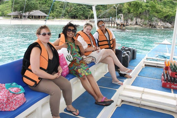Oslob Whale Shark Swim and Sumilon Island Day Trip from Cebu photo 5