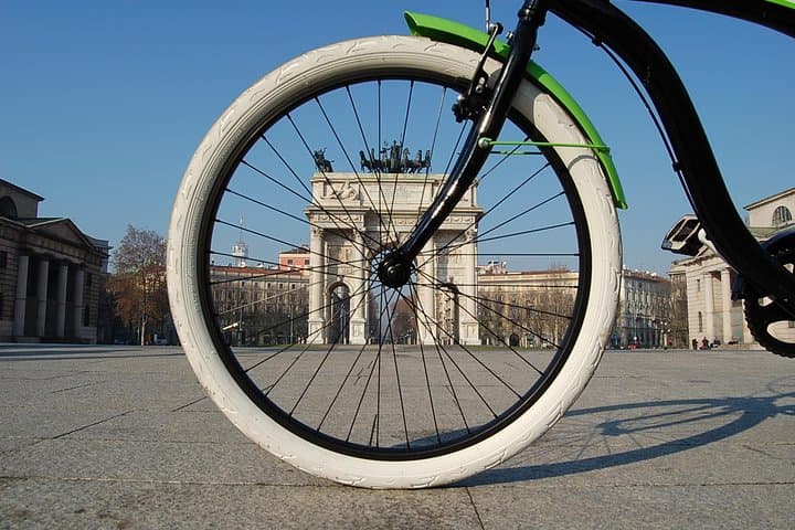 Milan Hidden Gems Bike Tour — 3-Hour Local Cycling Experience photo 1