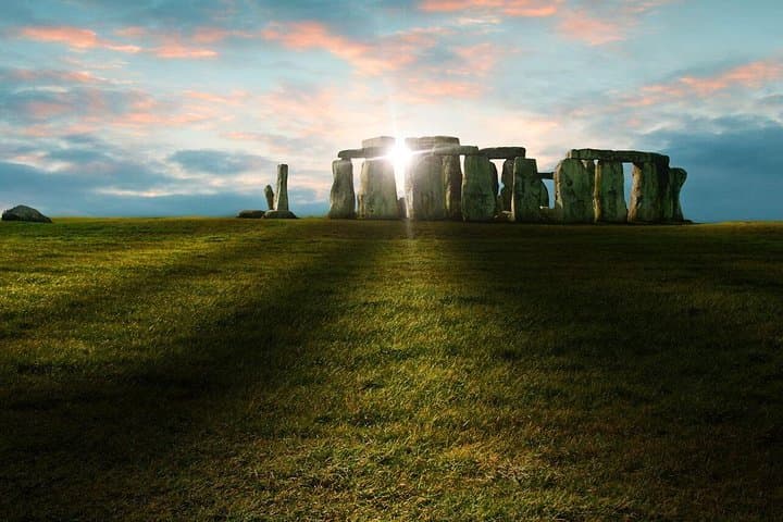 Private Inner-Circle Stonehenge Tour with Bath & Lacock Day Trip from London photo 4