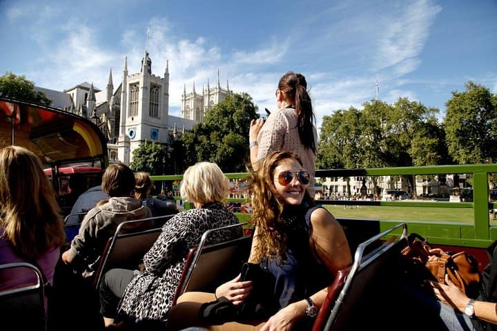 Vintage London Bus, Thames Cruise & Harrods Cream Tea Experience