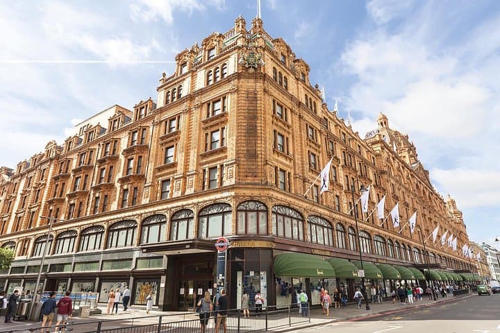 Vintage London Bus, Thames Cruise & Harrods Cream Tea Experience photo 6