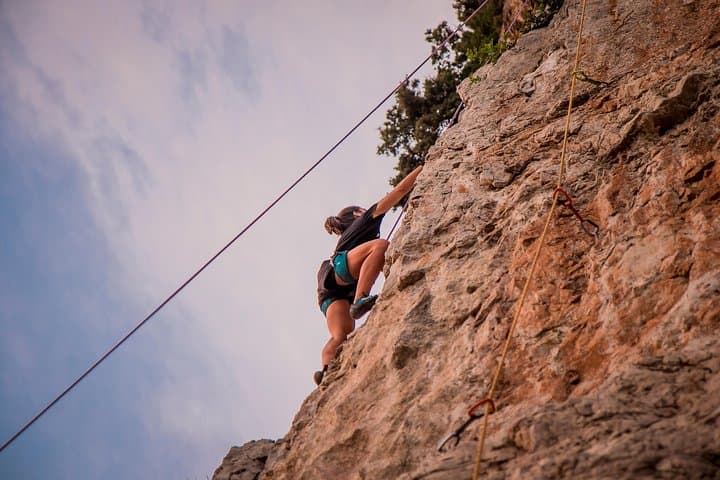 Sea-View Sport Climbs Above Positano: 4-Hour Climbing Experience in Campania