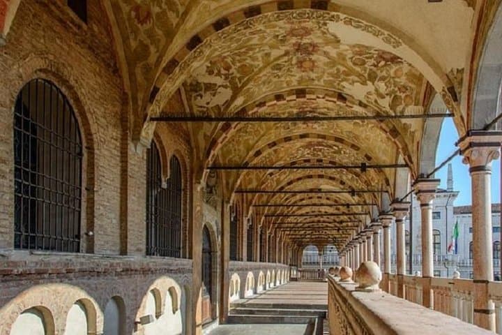 Padua Walking Tour: Must-See Sites & Local Stories photo 5