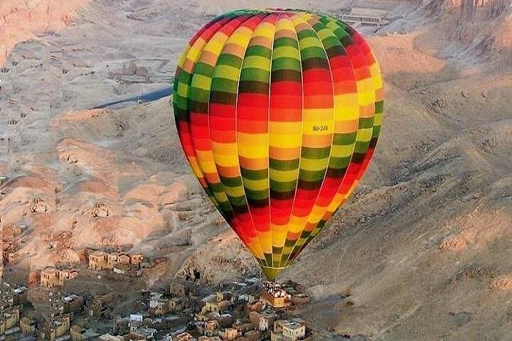 Dawn Hot Air Balloon Over Luxor — Sunrise Flight Above Ancient Thebes