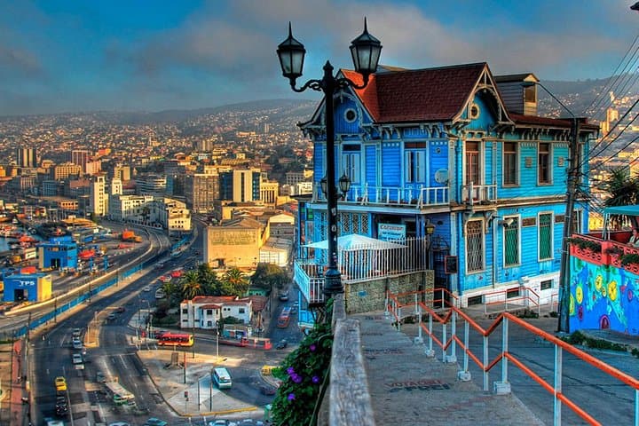 Valparaíso & Viña del Mar Day Tour: Coastal Hills, Pablo Neruda & Casablanca Wines