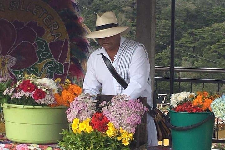 Silleteros of Santa Elena: History, Tradition and Build Your Own Silleta photo 3