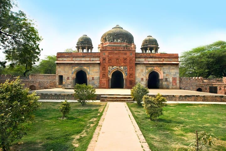 Delhi Monuments Half-Day: Humayun's Tomb, Qutub Minar & Lodhi Garden photo 2