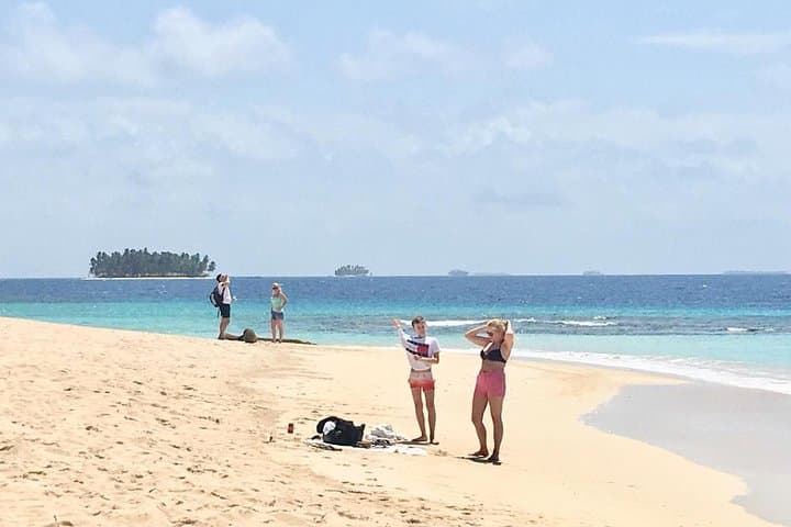 Overnight Camping in San Blas Islands: Perro Chico & Natural Pool Adventure photo 5