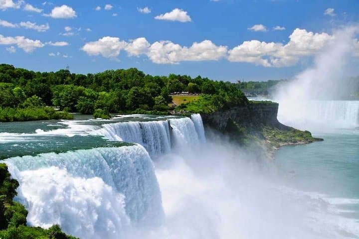 Niagara Falls Day Trip from Toronto — Skip-the-Line Boat & Niagara-on-the-Lake photo 4