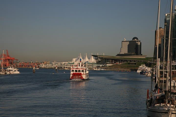 vancouver-harbor-sightseeing-cruise-one-hour-coal-harbour-stanley-park-views photo 3