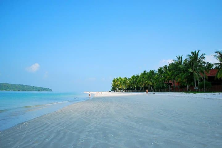 Langkawi Half-Day City Tour: Cenang Beach, Eagle Square & Batik Village photo 4