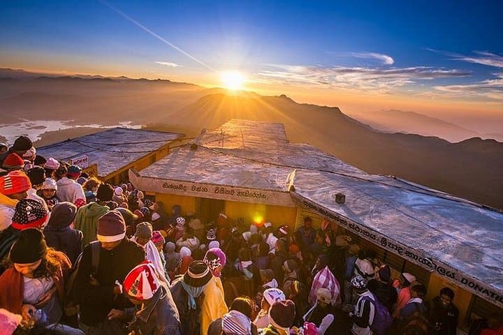 Overnight Hike to Adam's Peak via Peak Wilderness (Nallathanniya) — Sunrise Trek photo 3