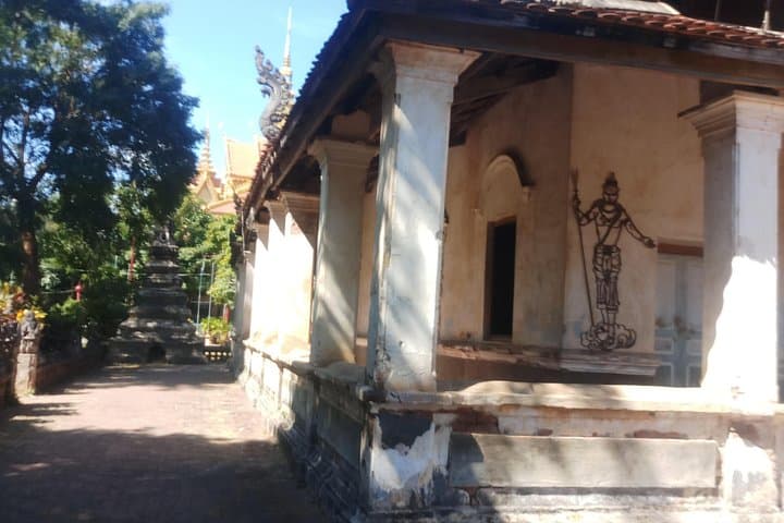 Overnight Battambang Tour from Siem Reap: Bamboo Train, Banan Temple & Bat Cave photo 5