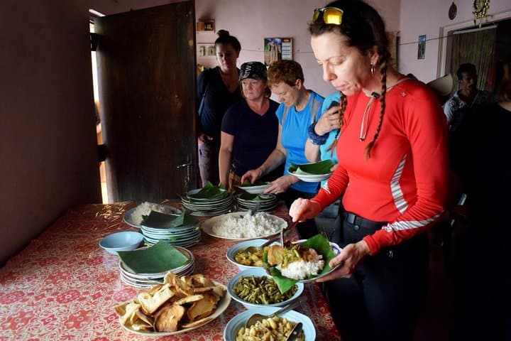Heeloya Village Trek: Kandy Village Walk, Waterfall & Local Lunch photo 4