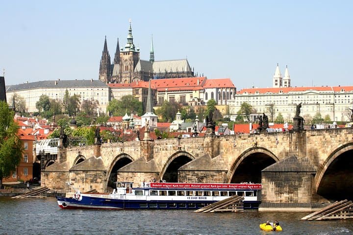 Prague Panoramic Vltava River Cruise — 55-Minute Sightseeing from Charles Bridge to Prague Castle
