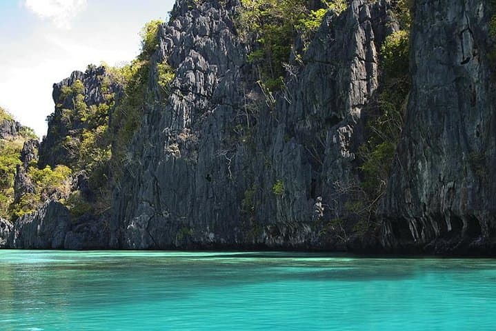 8-Day Puerto Princesa to El Nido: Underground River, Island Hopping & Remote Beach Camping photo 5