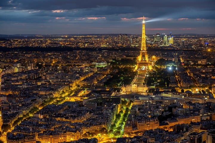 Eiffel Tower Dinner and Seine Night Cruise — Skip-the-Line Paris Experience photo 3
