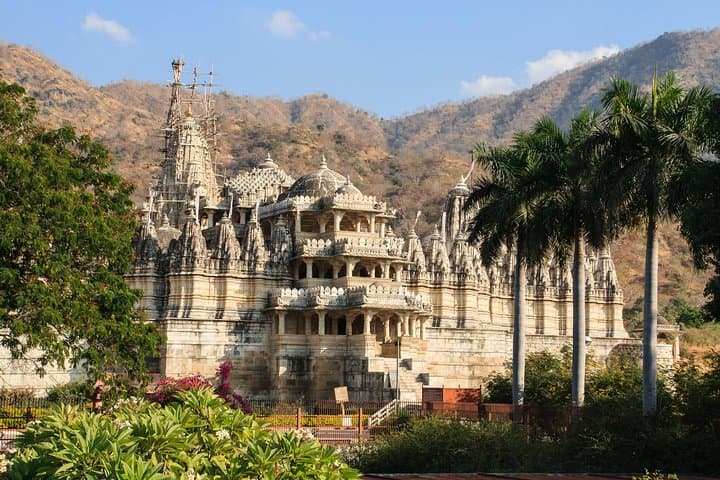 Kumbhalgarh & Ranakpur Day Trip from Udaipur: Fort Walls, Marble Temples and Aravalli Ridges photo 1