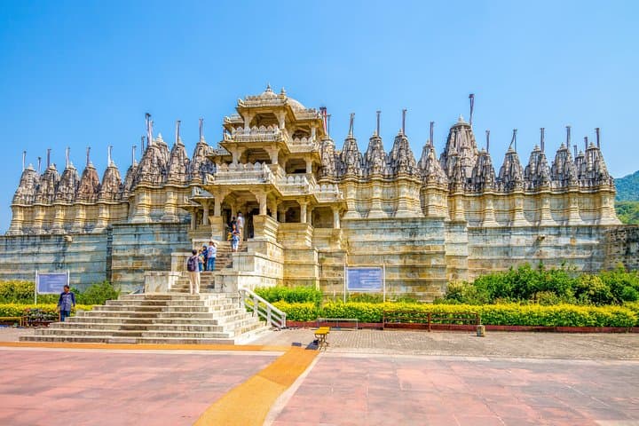 Kumbhalgarh & Ranakpur Day Trip from Udaipur: Fort Walls, Marble Temples and Aravalli Ridges photo 4