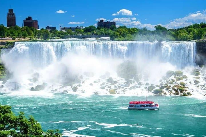Niagara Falls Day Trip from Toronto — Skip-the-Line Boat & Niagara-on-the-Lake photo 6