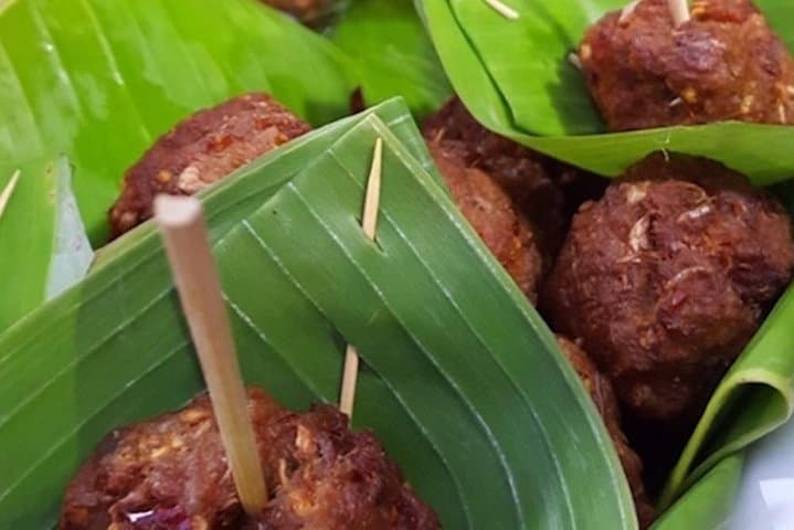 Chiang Mai Night Street Food Experience — Private Evening Walking Tour photo 4