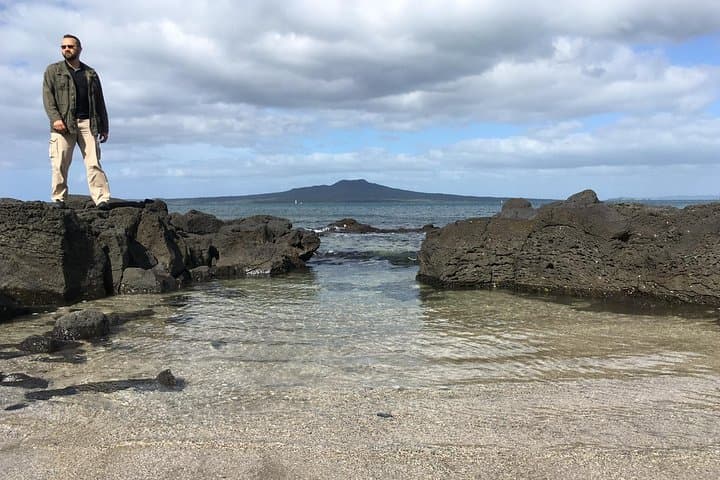 Devonport Volcanoes Afternoon Tour: Walk North Head, Lake Pupuke & Takapuna’s Lava Coast photo 5