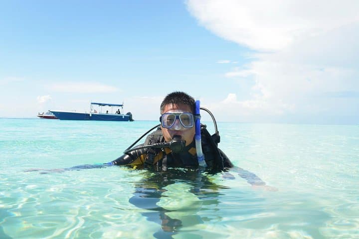 Discover Scuba in St Maarten: Beginner Caribbean Dives at Divi & Simpson Bay