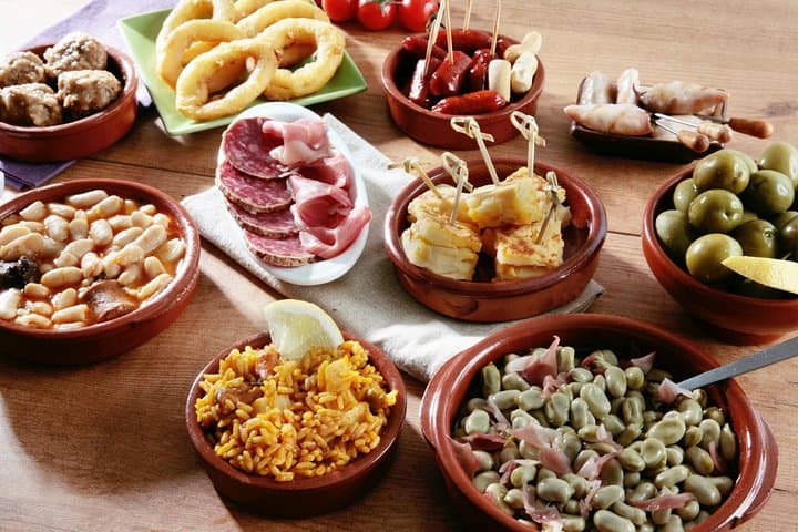 Evening Tapas & Wine Walk Through Granada’s Albaicín: Mirador San Nicolás to Plaza Nueva