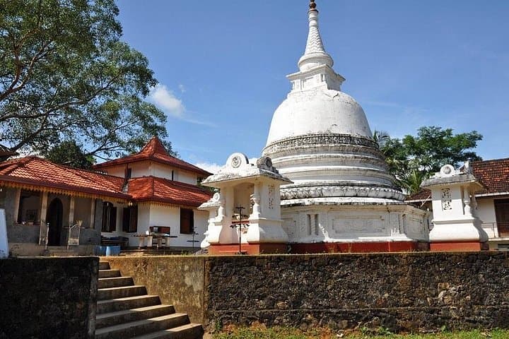 Ramayana Trail in Nuwara Eliya: Seetha Devi’s Captive Life Full-Day Cultural Drive photo 3