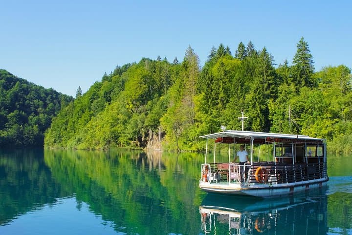 Split to Zagreb Transfer with Plitvice Lakes: One-Day Guided Stop at Croatia’s Waterfalls photo 6