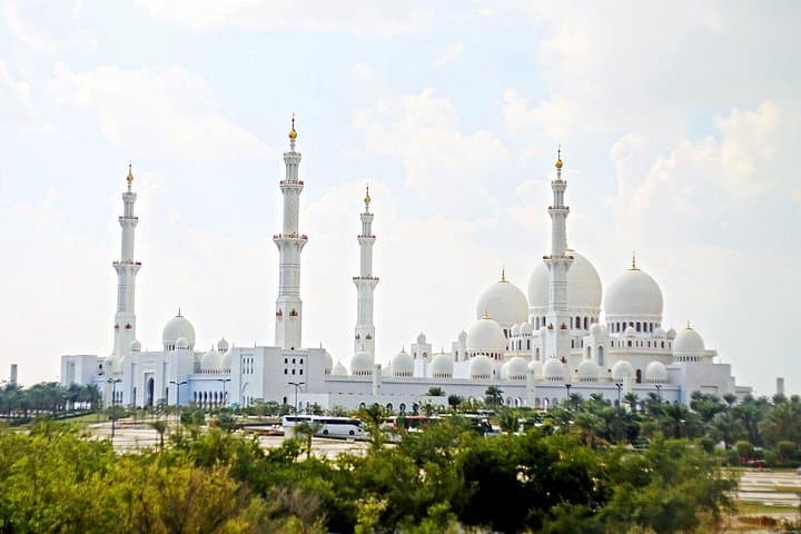 Abu Dhabi Highlights Tour: Sheikh Zayed Grand Mosque, Emirates Palace & Qasr Al Watan photo 4