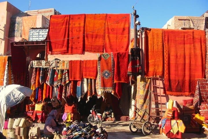 Marrakech Medina Walking Tour with Licensed Guide — Koutoubia, Bahia Palace & Saadian Tombs photo 2