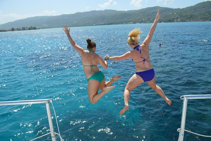 Dreamer Catamaran Cruise from Montego Bay to Negril — Seven Mile Beach Sunset photo 6