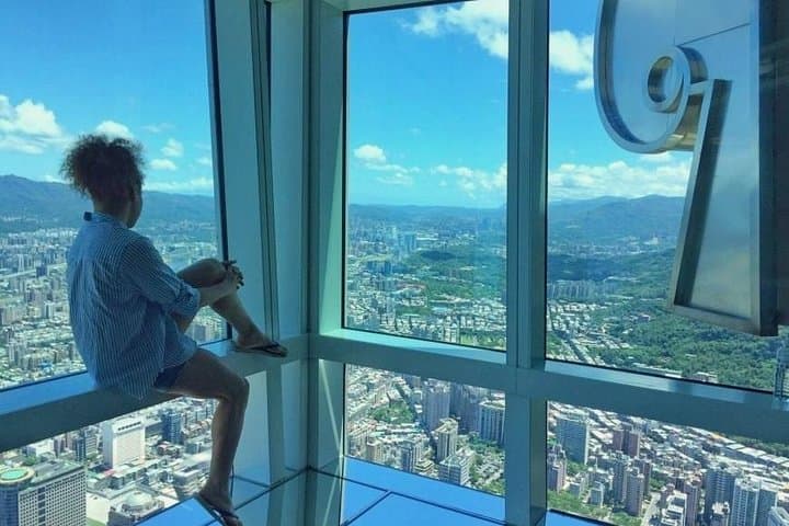 Taipei 101, Din Tai Fung & Beitou Hot Springs — Private Day Tour Guide photo 3