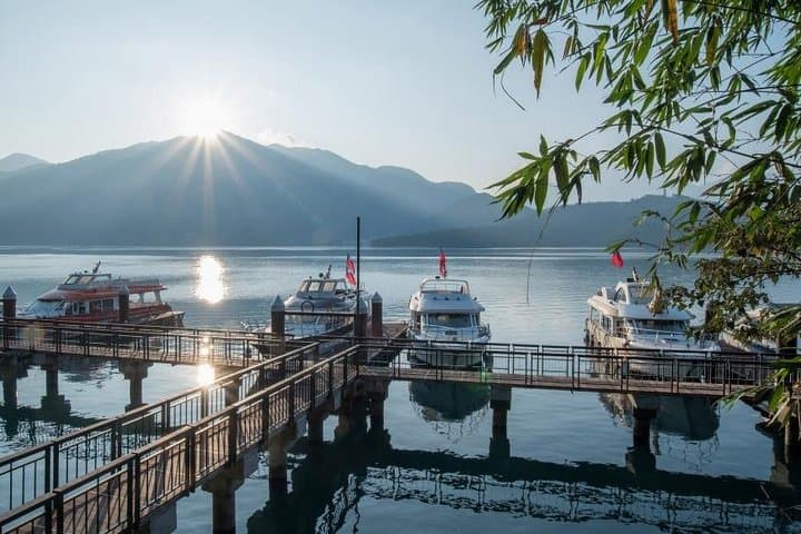 Sun Moon Lake One-Day Express: High-Speed Rail Tour from Taipei