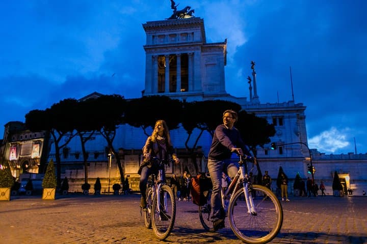 Rome By Night E-Bike Tour — Illuminated Monuments & Historic Streets photo 3