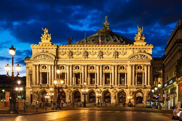 Paris Evening Illuminations Bus Tour with Eiffel Tower Summit Option photo 4